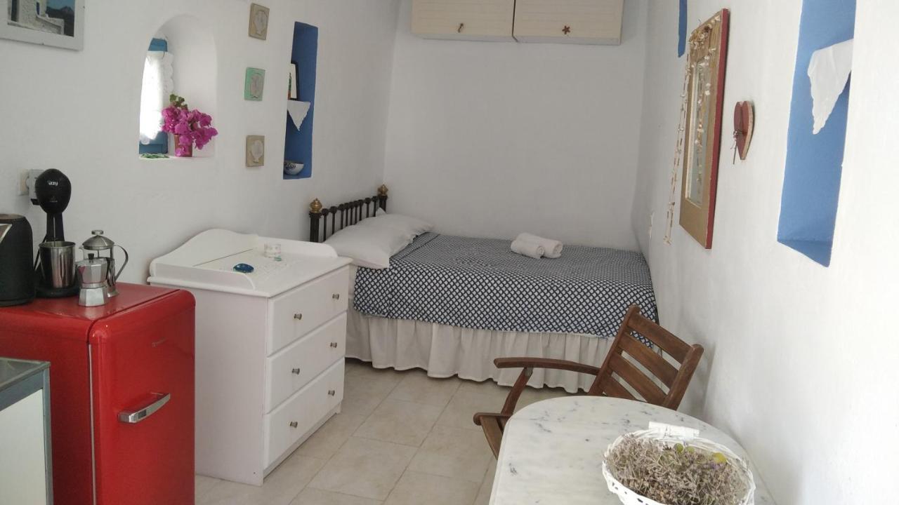 Traditional Renovated House In The Centre Of Anafi Exterior photo