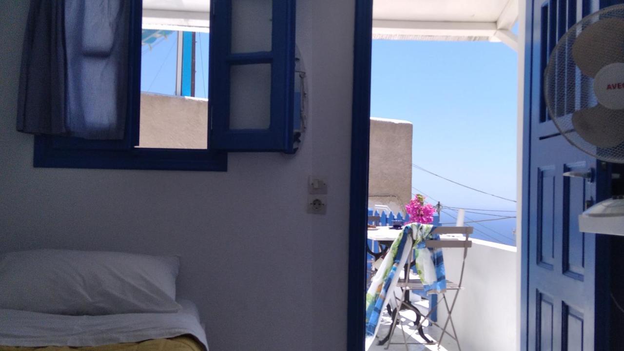 Traditional Renovated House In The Centre Of Anafi Exterior photo